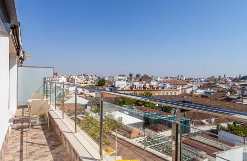 Habitación Doble Premium con balcón del hotel Don Paco. Foto 8