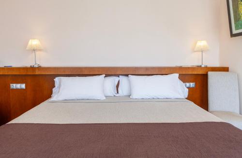 Habitación Doble Premium con balcón del hotel Don Paco. Foto 9