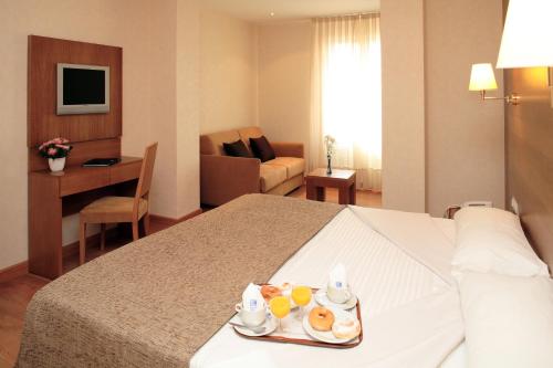 Habitación Familiar del hotel Don Paco. Foto 1