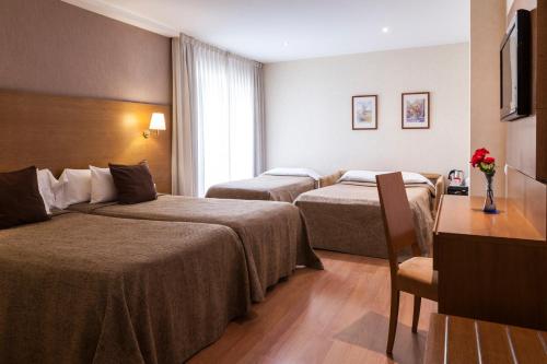 Habitación Familiar del hotel Don Paco. Foto 5
