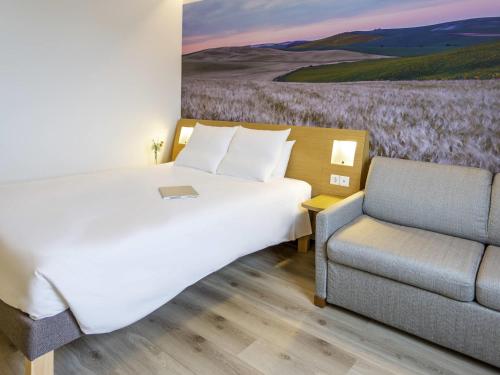 Habitación Doble del hotel Novotel Sevilla. Foto 1