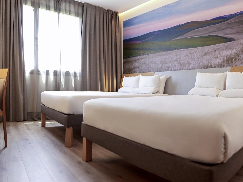 Habitación superior, 2 camas dobles del hotel Novotel Sevilla