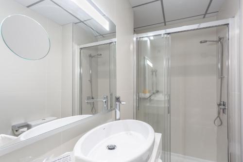 Habitación Individual del hotel Monte Carmelo. Foto 9