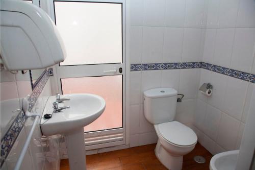 Habitación Individual con baño compartido del hotel París. Foto 2