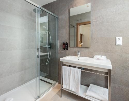 Habitación Superior - 1 cama grande del hotel Virgen De Los Reyes