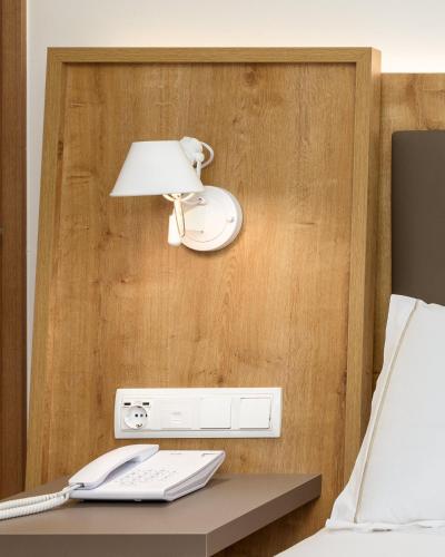 Habitación Superior - 1 cama grande del hotel Virgen De Los Reyes. Foto 3