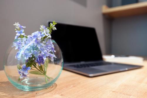 Habitación Superior - 1 cama grande del hotel Virgen De Los Reyes. Foto 4