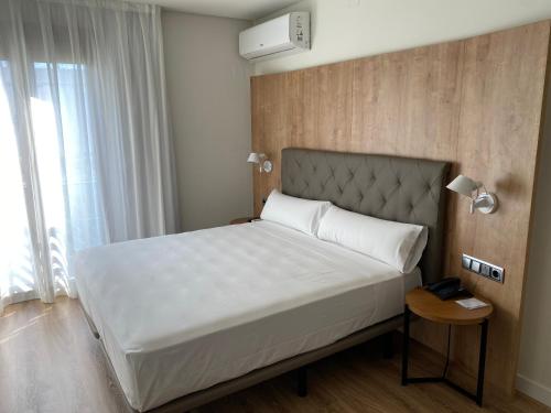 Suite Junior del hotel Virgen De Los Reyes. Foto 6