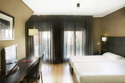 Habitación doble del hotel Virgen De Los Reyes. Foto 1