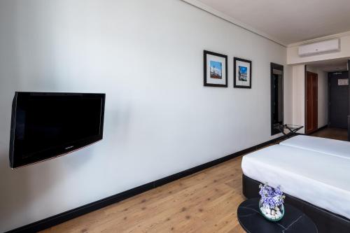 Habitación Interior del hotel Virgen De Los Reyes. Foto 3