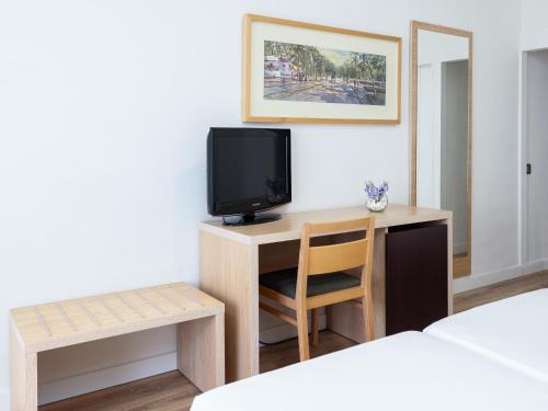 Habitación Familiar del hotel Virgen De Los Reyes. Foto 7