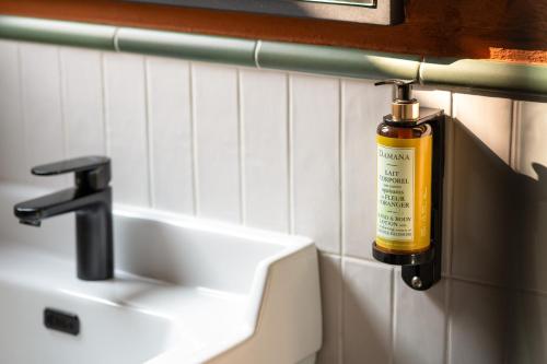 Habitación Doble del hotel The Honest Sevilla. Foto 6