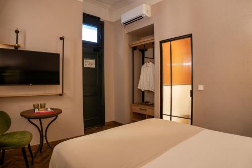 Habitación doble interior del hotel The Honest Sevilla. Foto 3