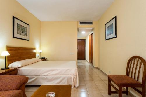 Habitación Doble del hotel Resitur. Foto 6