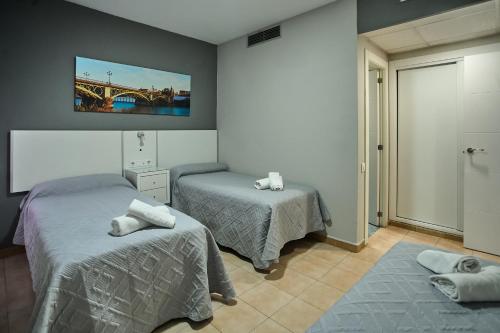 Habitación Triple del hotel Resitur. Foto 11