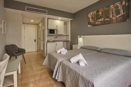 Estudio 1 Cama doble kitchenette del hotel Resitur. Foto 7