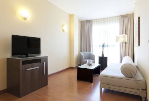 Suite Confort del hotel Vertice Sevilla. Foto 2