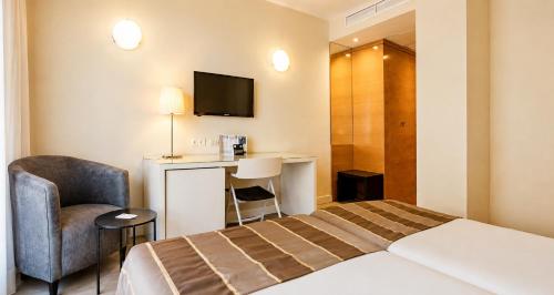 Habitación Doble Estándar - 2 camas del hotel Vertice Sevilla. Foto 3