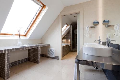 Suite del hotel Vertice Sevilla. Foto 2