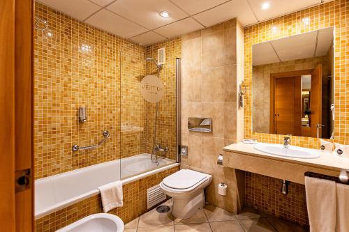 Suite Junior del hotel Vertice Sevilla. Foto 3