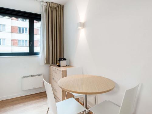 Estudio del hotel Adagio Access Brussels Europe. Foto 9