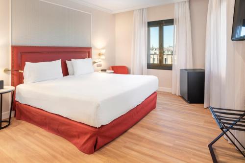 Suite Junior del hotel Exe Sevilla Macarena. Foto 1