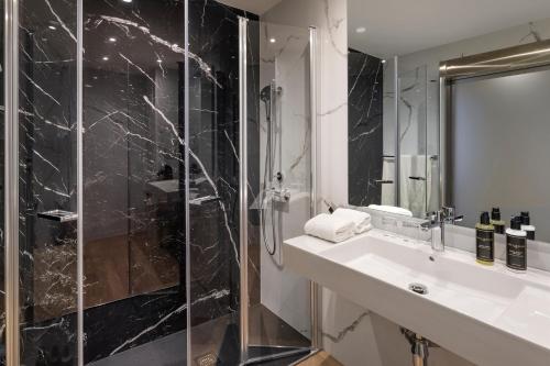 Suite Junior del hotel Exe Sevilla Macarena. Foto 6