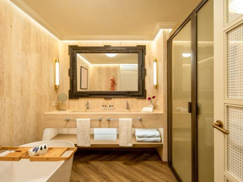 Suite Junior Executive del hotel Only YOU Sevilla. Foto 3