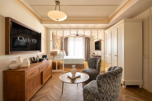 Suite Junior Executive del hotel Only YOU Sevilla. Foto 4