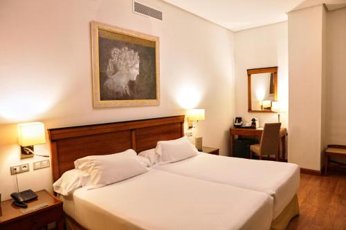 Habitación Doble Clásica del hotel Becquer. Foto 2