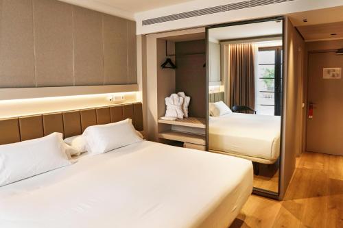 Habitación Doble con patio del hotel Becquer