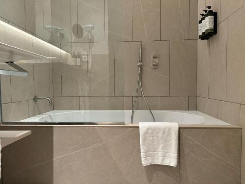 Habitación Doble Premium del hotel Becquer. Foto 4