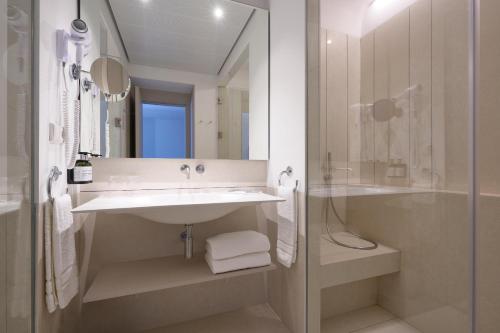 Habitación Doble Estándar del hotel Becquer. Foto 6