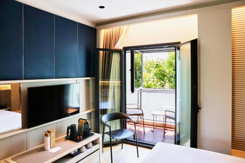 Habitación Doble Deluxe con balcón del hotel Becquer. Foto 1