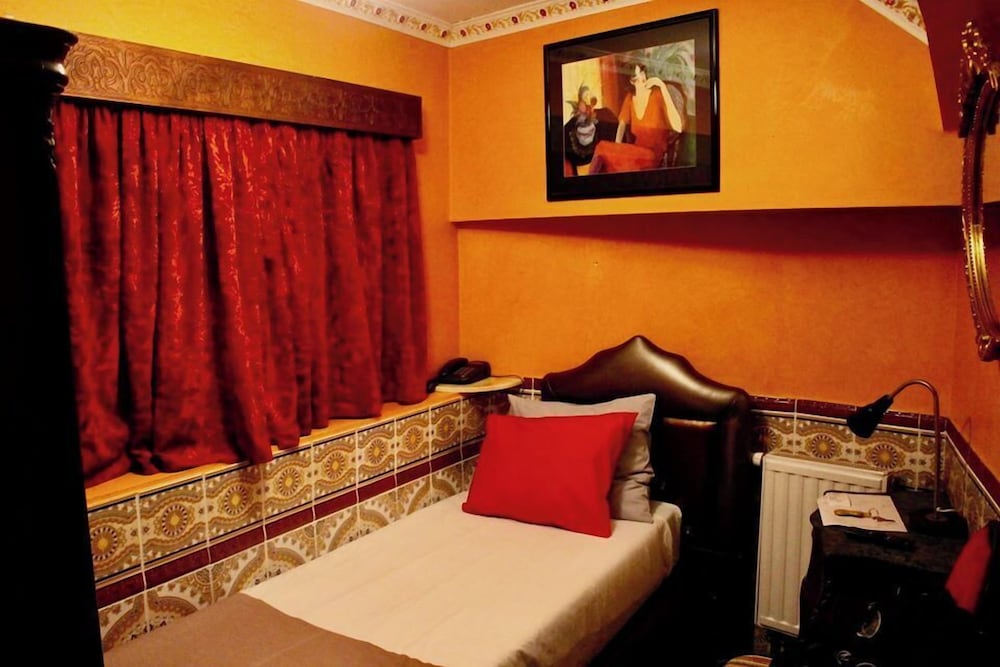 Habitación Individual del hotel Mozart. Foto 1