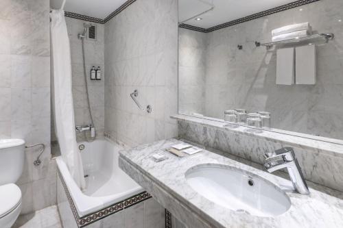 Habitación Doble del hotel Catalonia Híspalis. Foto 1