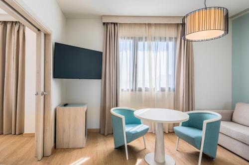 Suite Junior del hotel Occidental Sevilla Viapol. Foto 4