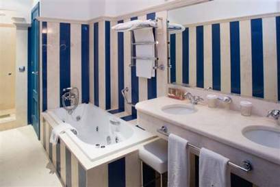 Habitación doble Jacuzzi del hotel Casas de la Juderia. Foto 1