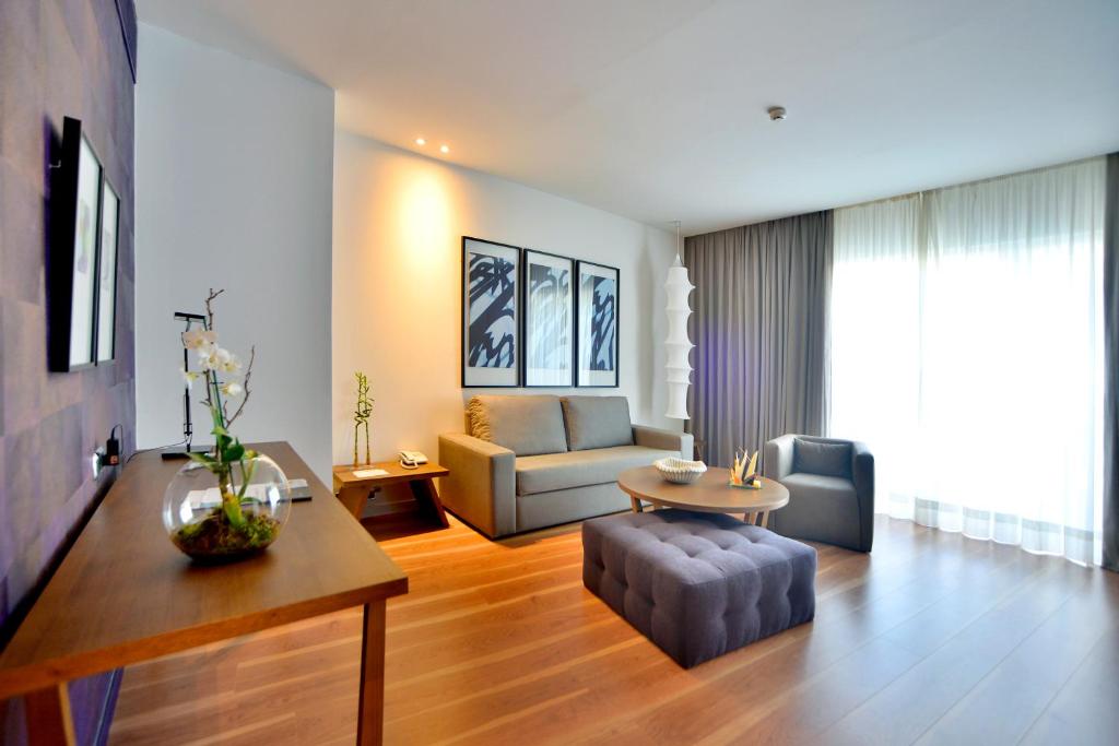 Suite Jacuzzi del hotel Barceló Sevilla Renacimiento. Foto 1