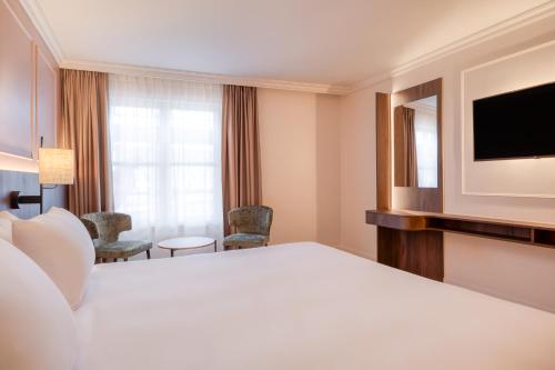 Habitación Doble Superior del hotel Golden Tulip De' Medici. Foto 3