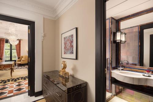 Suite Victoria Eugenia del hotel Alfonso Xiii, A Luxury Collection , Seville. Foto 3