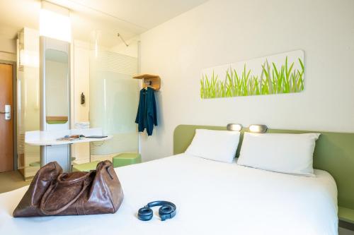 Habitación Doble Clásica del hotel Ibis Budget Brugge Centrum Station. Foto 7