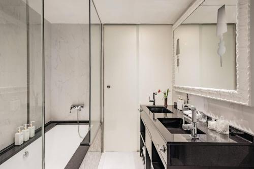 Suite Ático Red Level del hotel Colón Gran Meliá. Foto 16