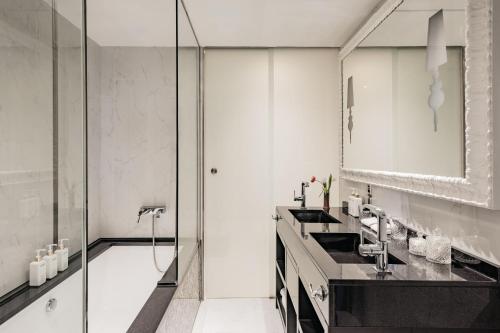 Suite Ático Red Level del hotel Colón Gran Meliá. Foto 26