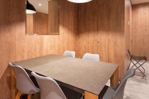 Suite con cama extragrande del hotel San Pablo Sevilla. Foto 5