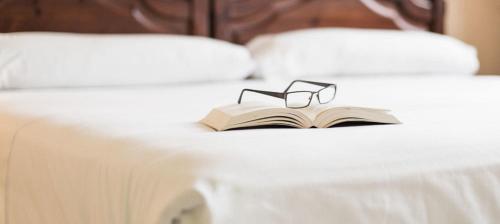 Habitación Doble - 1 cama extragrande del hotel San Pablo Sevilla. Foto 1