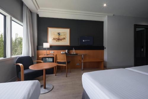 Habitación Triple del hotel Eurostars Al-Andalus Palace. Foto 3