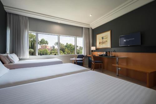 Habitación Triple del hotel Eurostars Al-Andalus Palace. Foto 4