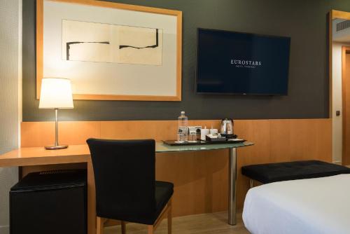 Habitación Doble con aparcamiento - 1 o 2 camas del hotel Eurostars Al-Andalus Palace. Foto 2