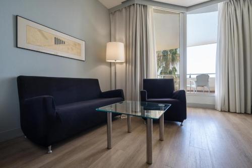 Habitación Doble Superior con terraza del hotel Eurostars Al-Andalus Palace. Foto 3